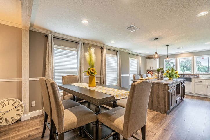 Isidro 32603c interior home features