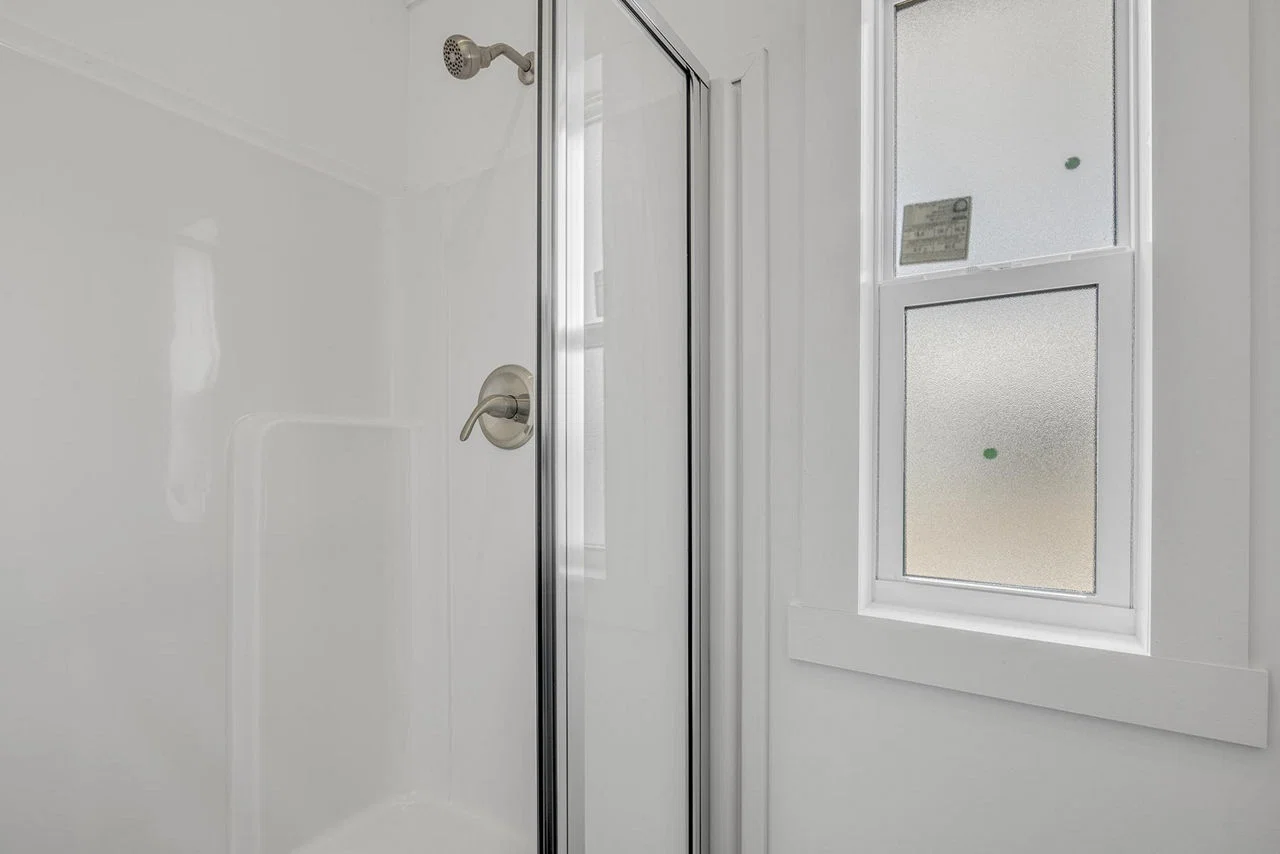  park model 528 bathroom home features