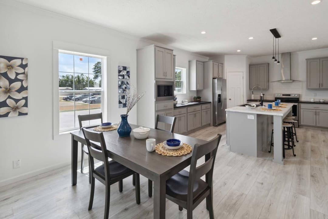 Ironclad 3276-21 interior home features