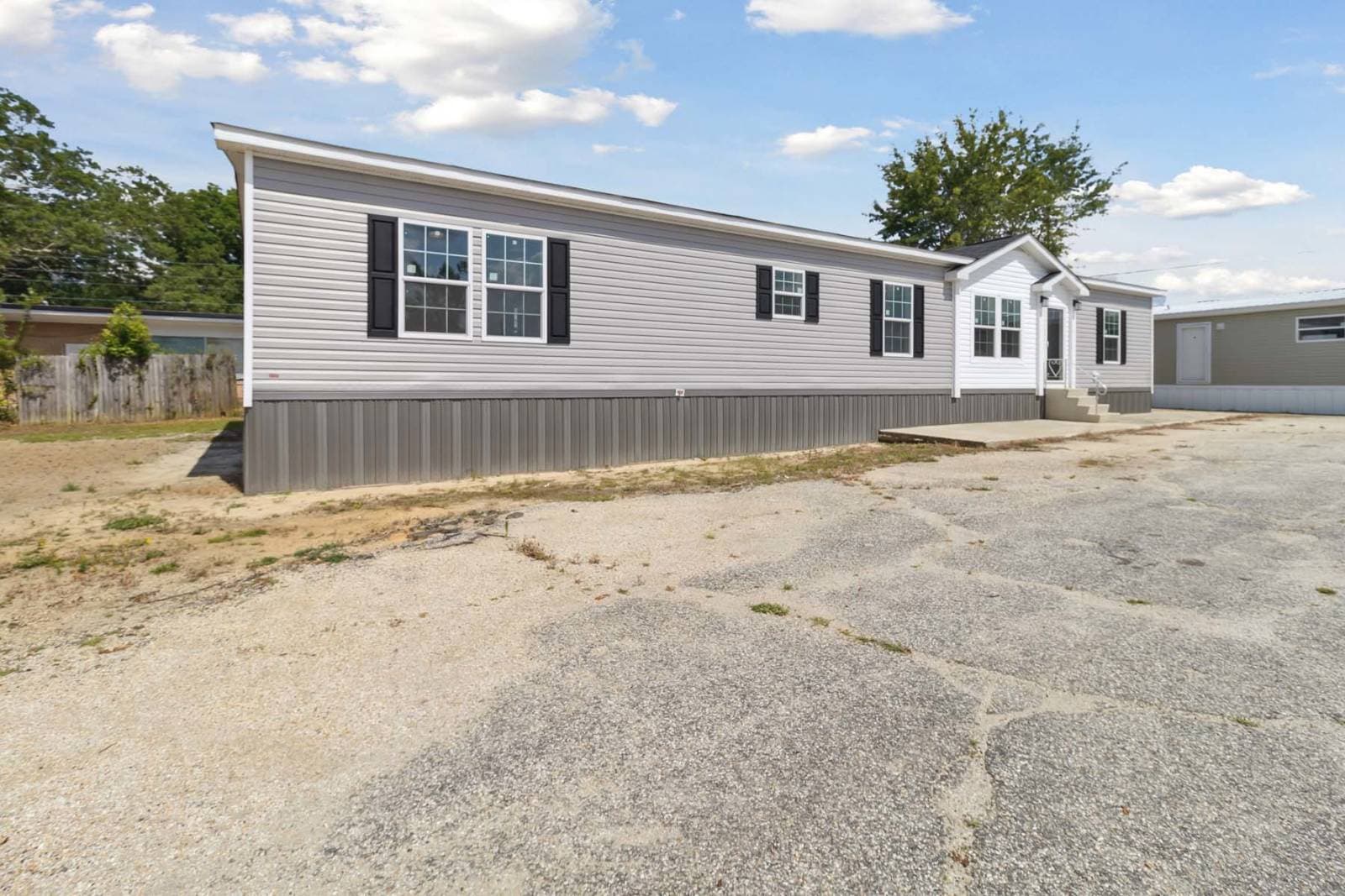 Ironclad 3276-21 exterior home features