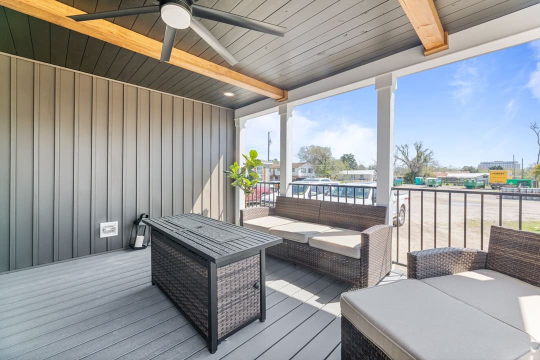 Jones 32764b exterior home features