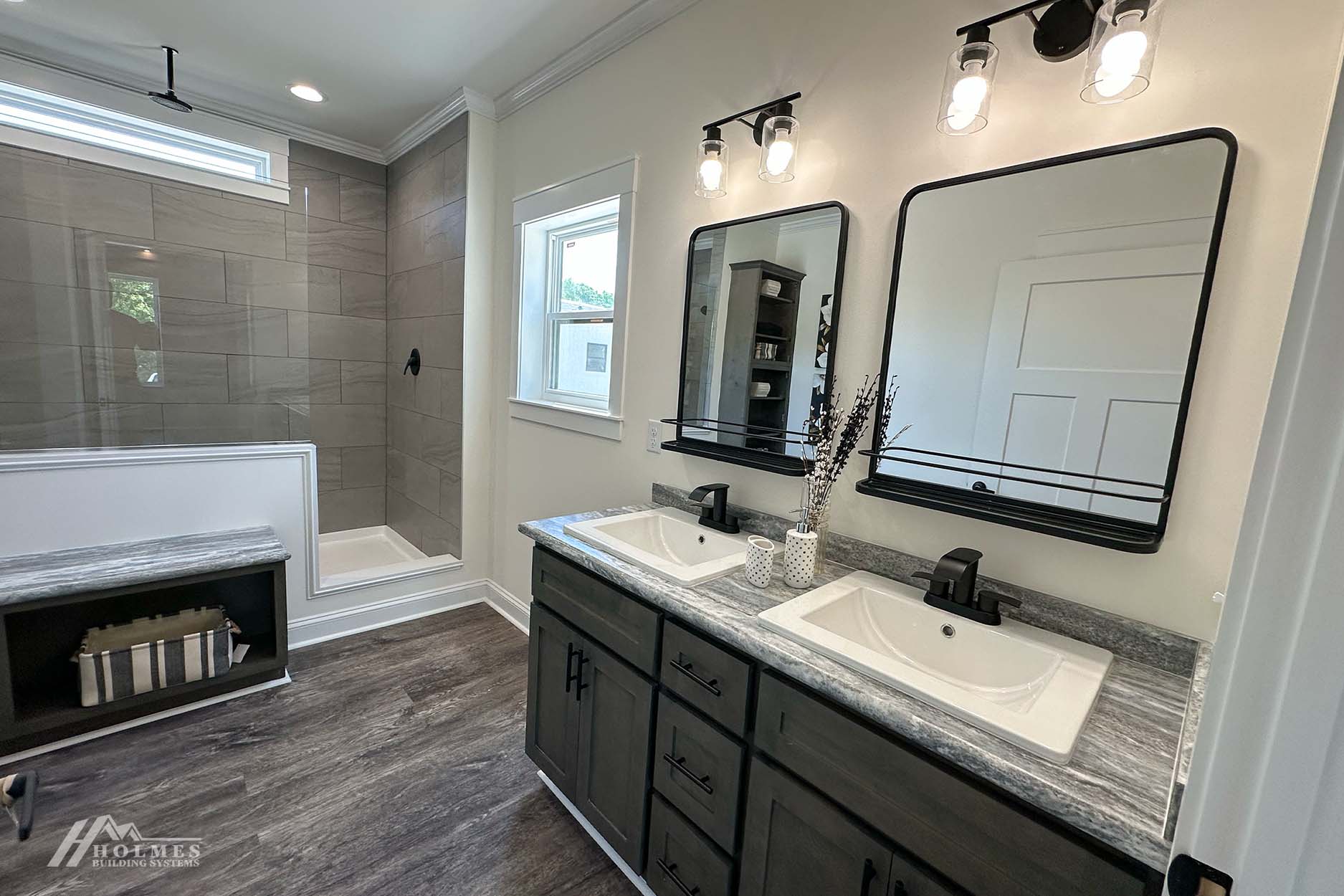 Caroline ii bathroom home features