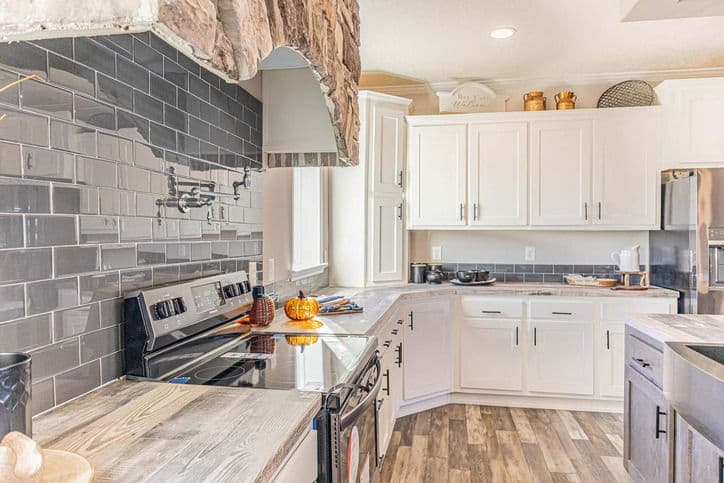 King 32764b kitchen home features