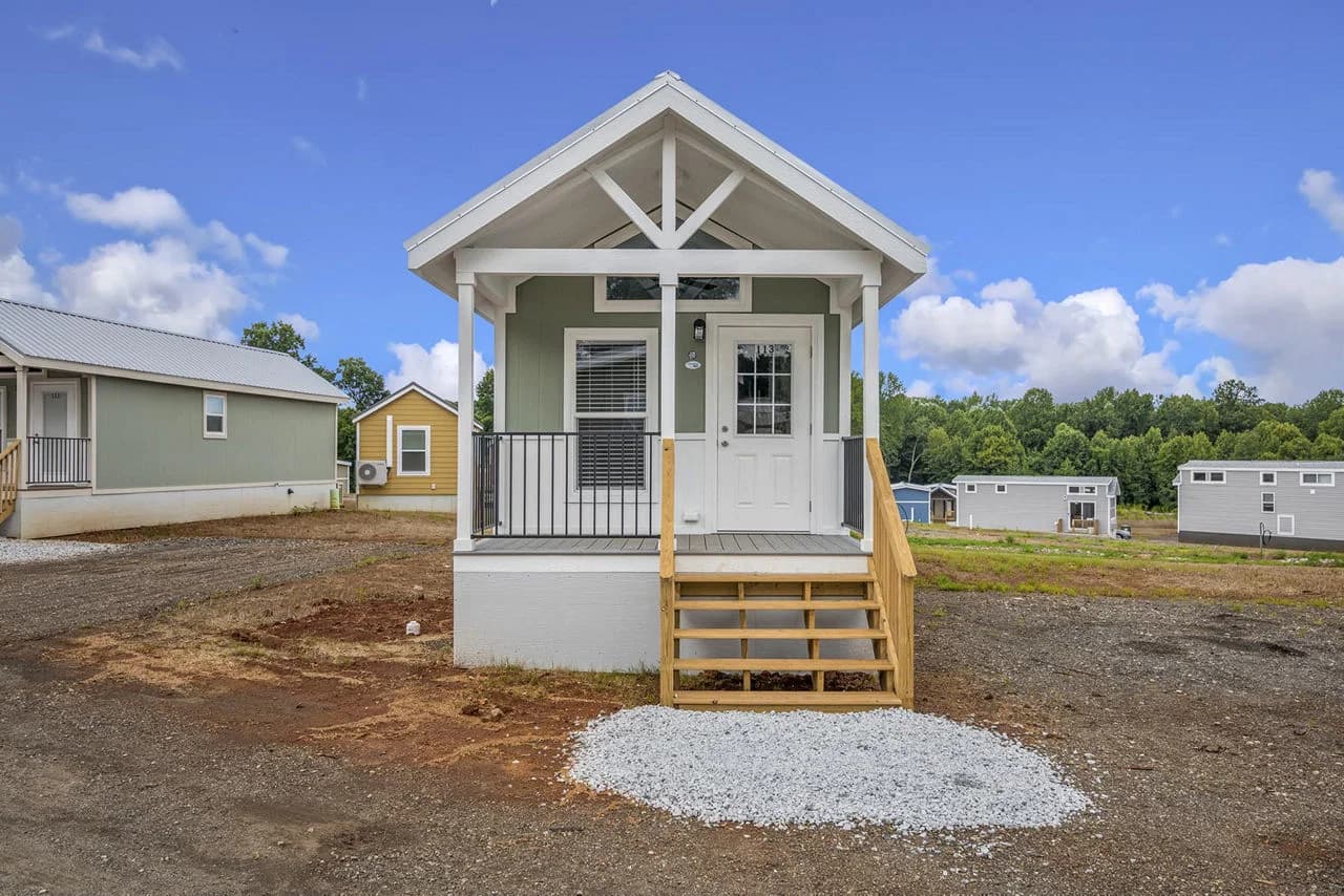 park model 528 elevation and exterior home features