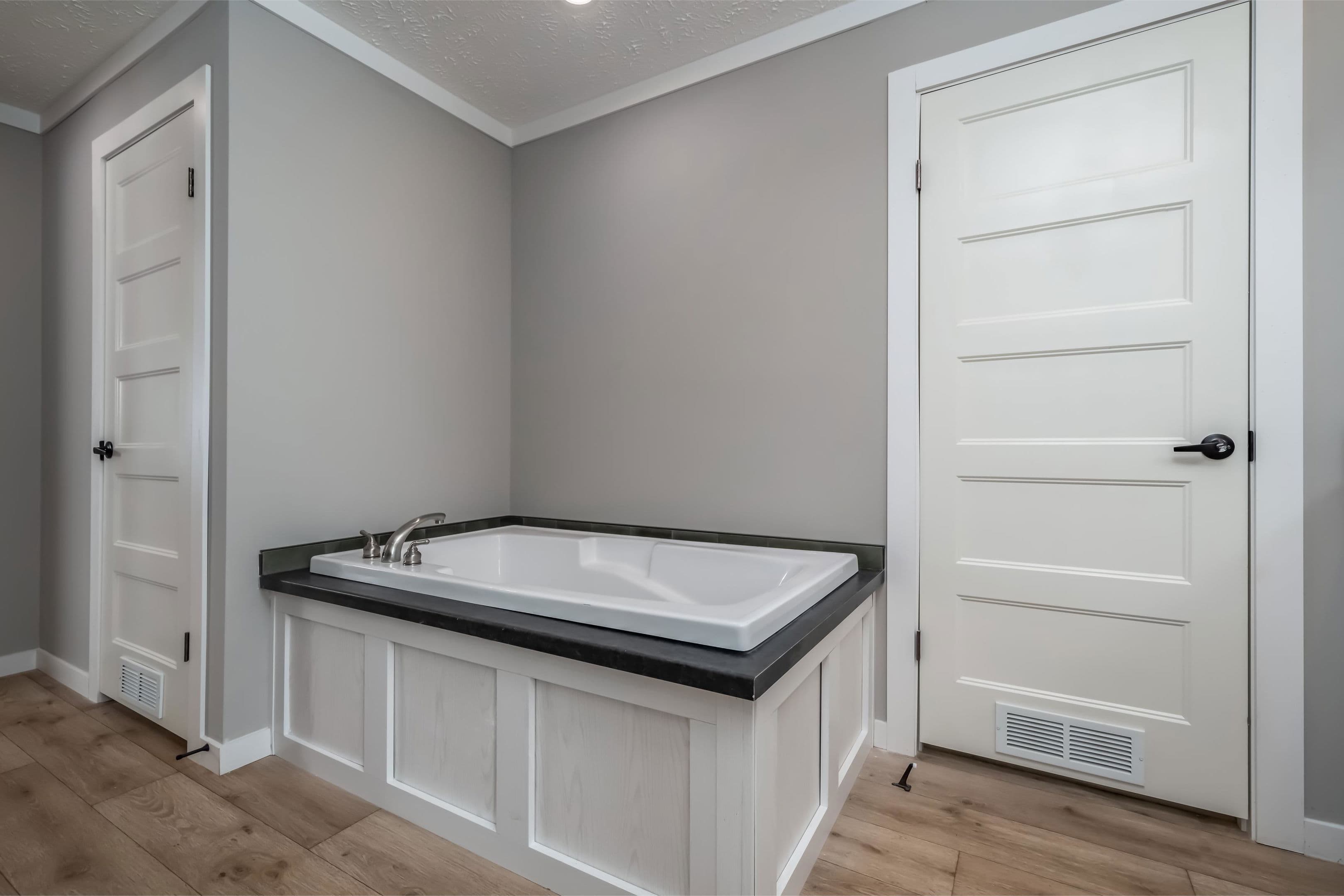 The blackwater bathroom home features