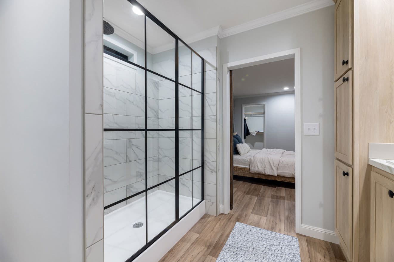 Pegasus 28483h bathroom home features