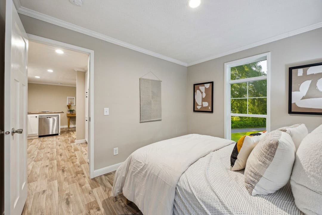 Blue ridge duplex bedroom home features