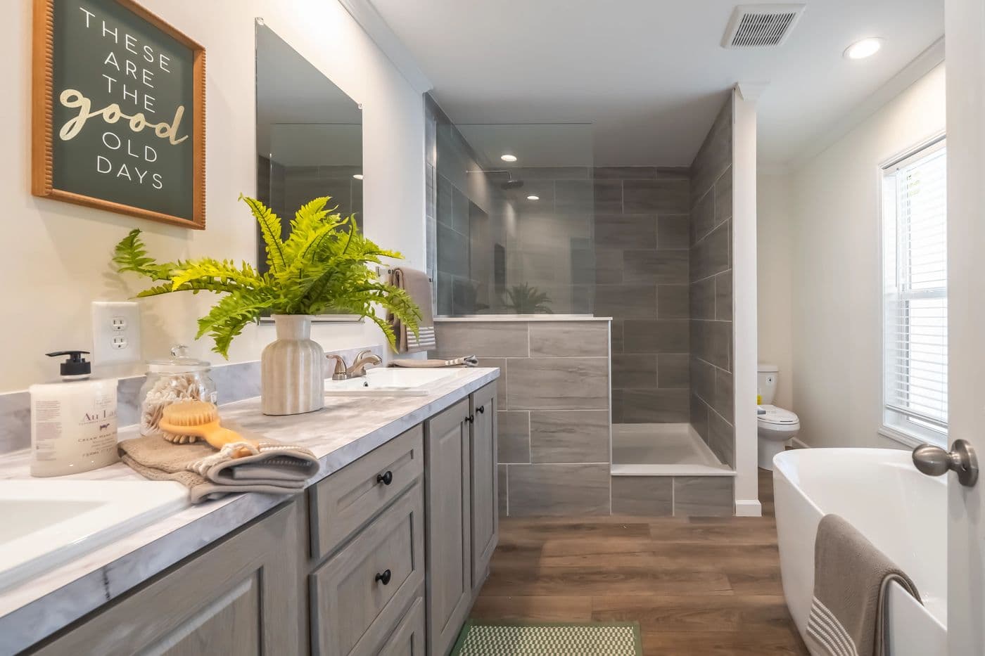 Panama bathroom home features